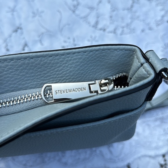 Steve Madden Chic Light blue Crossbody Bag 9.5x9.5 inches - Picture 9 of 9